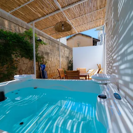 Casa Aive: Jacuzzi And Relax * Casteldaccia
